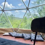 Campismo de Luxo Geo Dome With Private Bathroom, E-scooters & Mountain Views *