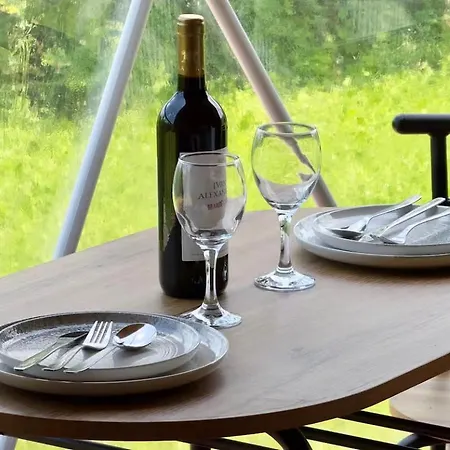Geo Dome With Private Bathroom, E-scooters & Mountain Views خيمة فخمة