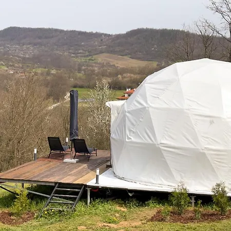 Campismo de Luxo Geo Dome With Private Bathroom, E-scooters & Mountain Views